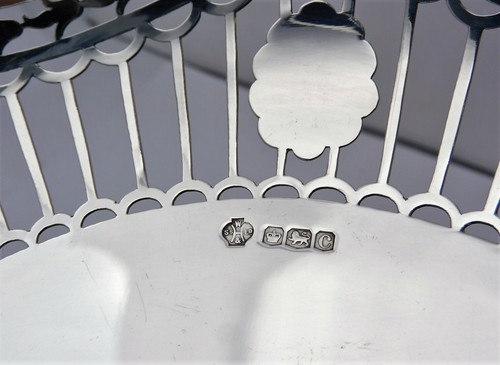 TABLE CENTREPIECE Beautiful SILVER EPERGNE with 4 BASKETS 1920 FRUIT NUTS SWEETS - Picture 5 of 8