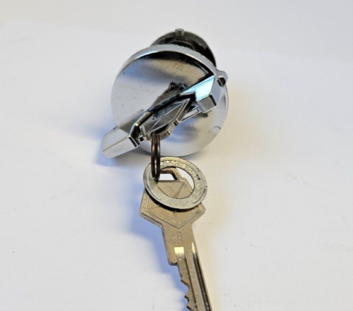 1972 Plymouth Dodge Chrysler Ignition & Door Lock 3670672 NOS - Picture 5 of 8
