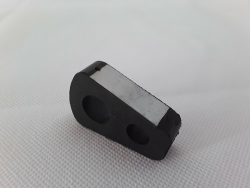 BMW nuevo Goma para tope guía desde 1969 cerradura puerta 1500 - 2000 tii (4 puertas) - Imagen 1 de 3