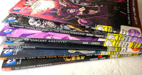 Lot Of 6 DC Comics New 52! TPB Graphic Novels Suicide Squad Swamp Thing - Picture 2 of 3