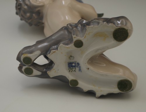 PORCELLANA REALE DI COPENHAGEN #752 FAUNO CON PAPPAGALLO 7,5" CHR. THOMSEN RITIRATO - Foto 9 di 12