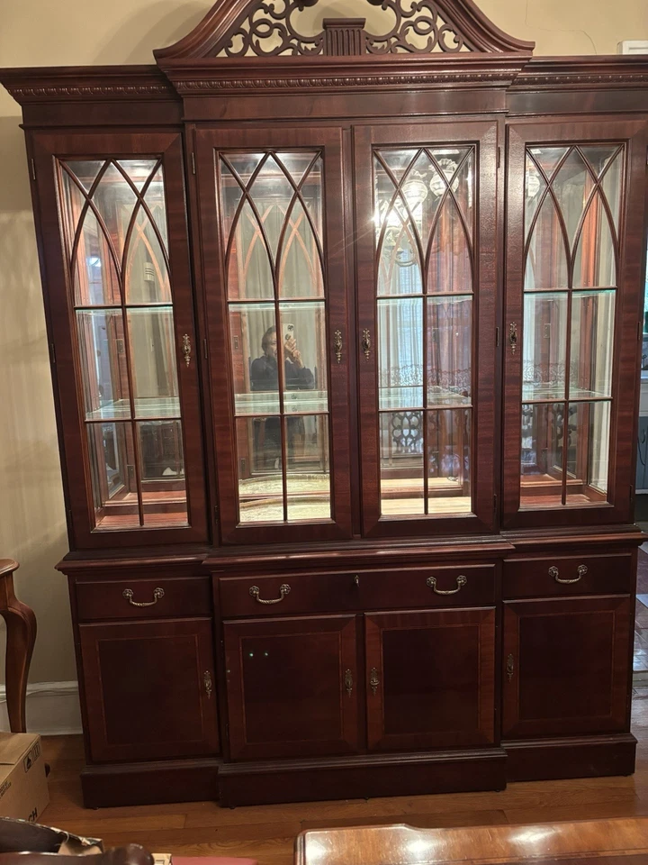 Chippendale Mahogany Dining Table, China Cabinet, 2 Arm Chairs, 6 Side Chairs - Image 3 of 4