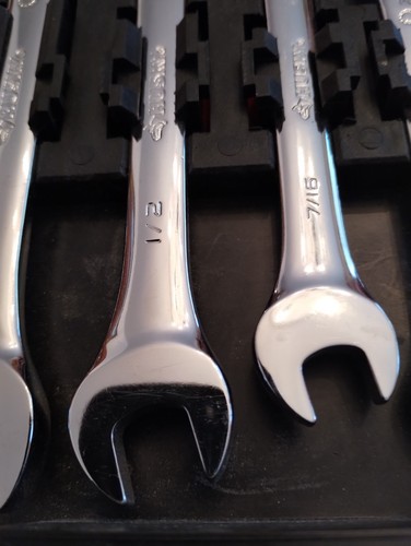 Husky Ratcheting SAE Combination Wrench Set (5-Piece) - Picture 3 of 5