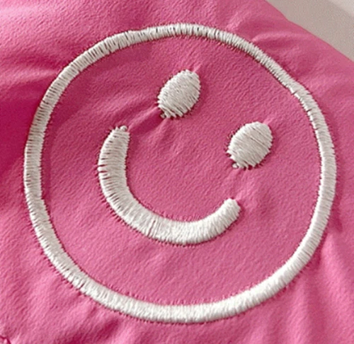 Смайлик вышитый AirPods чехол ударопрочный с подкладкой чехол - 4 цвета - Изображение 3 из 4