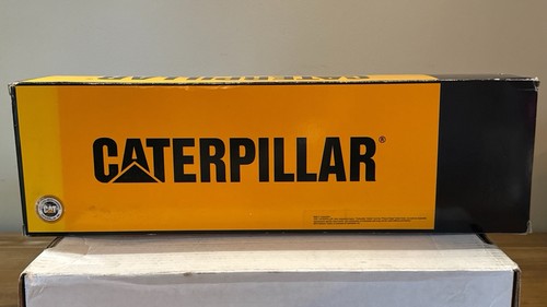 MTH Premier Caterpillar 140820 & 140824 Flat Cars w/ CAT 966A Traxcavator NIB - Picture 10 of 24