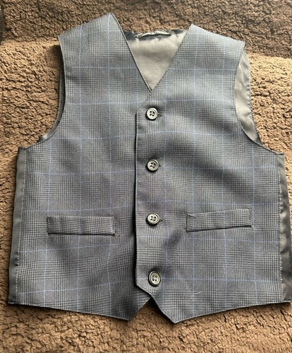 4T Boys Vest From Vietnam 1 out of 4 Peices - Picture 1 of 6