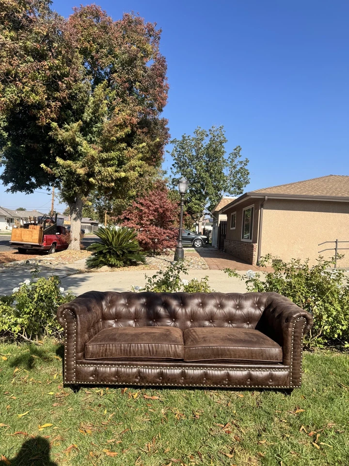 Sofá de cuero KENSINGTON 8' CIGARRO VINTAGE Timothy Oulton Foto 3 de 4