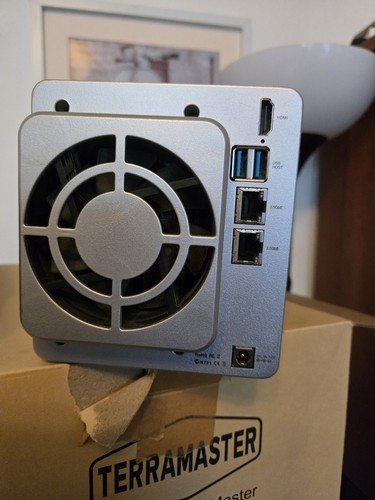 Terramaster F2-423 NAS ,hardly used, quad core, 2bay , N5105, 2x 2.5Gb network - Picture 3 of 3