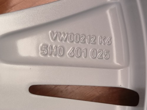 Original VW Golf 8 16 Zoll Alufelge Norfolk 7x16 ET48 5H0601025 - 第 3/4 張圖片