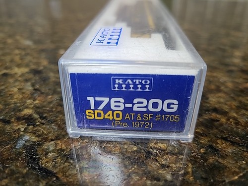 NOS Kato 176-20G N Scale ATSF SD40 #1705 Pre 1972 NEW - Picture 2 of 19