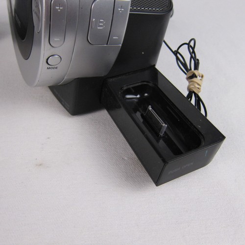 SONY DREAM MACHINE cd player, alarm clock, radio, iPod/iPhone dock ~ ICF-CD3iP - Picture 5 of 7