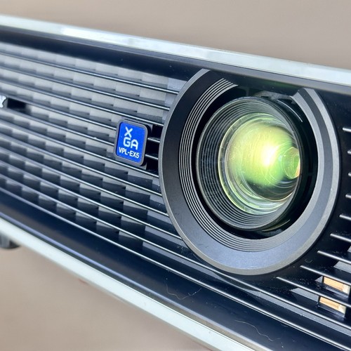Sony VPL-EX5 3 LCD 2000 Lumens XGA Home Cinema Projector - Clear Image - Working - Photo 4/13