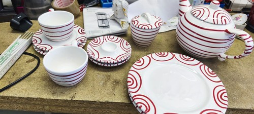 2 Personen Teetasse und Untertasse Gmundner Keramik - Rot geflammt - Bild 3 von 5