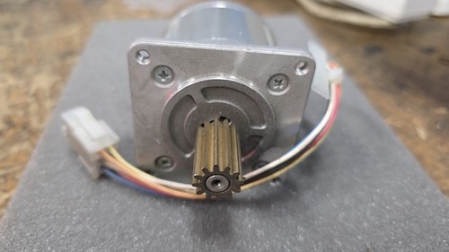 Sanyo Denki StepSyn Schrittmotor - Typ 103H770-2267 - 1,8° / Step, DC 2A -... - Bild 4 von 4