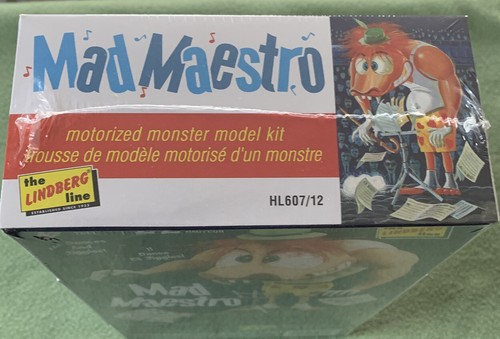 Mad Maestro Motorized Monster Model Kit 2016 Lindberg Factory Sealed - Picture 5 of 6