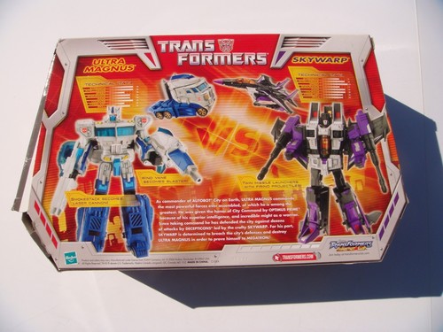 OPENED TRANSFORMERS BATTLE FOR AUTOBOT CITY + 7 G1 INSPIRED SEEKERS - SEE BELOW - Picture 2 of 11