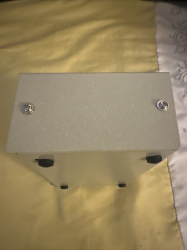 Vintage 2-Port Data Transfer Switch A/B 15-Pin Ports - Picture 7 of 7