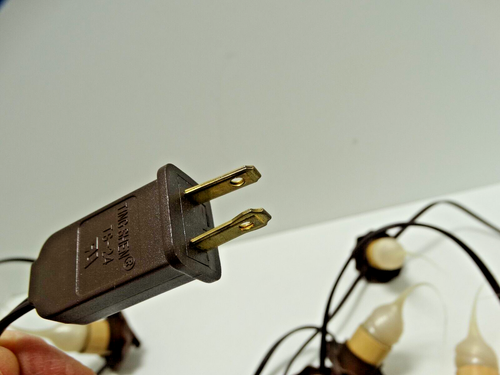 Vickie Jean's Primitive String Lights - (12) 3 Watt Silicone Bulbs + 10 clip-ons - Picture 7 of 13