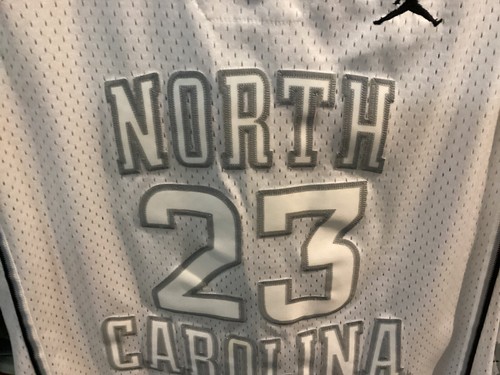 VTG Michael Jordan #23 NC Tar Heels NIKE Jordan SEWN White/White Jersey SZ S - Picture 10 of 17