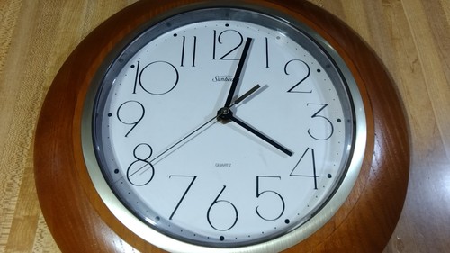 Vintage Sunbeam Quartz 12" Round Wall Clock,works great! - Picture 3 of 6