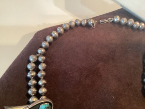 NATIVE AMERICAN NAVAJO TURQUOISE & SILVER VINTAGE FRED HARVEY SQUASH BLOSSOM - Picture 4 of 9