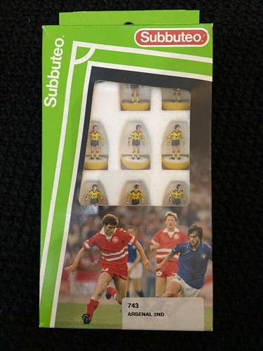 subbuteo job lot 35 Lightweight Teams And Subbuteo Game - Picture 24 of 24