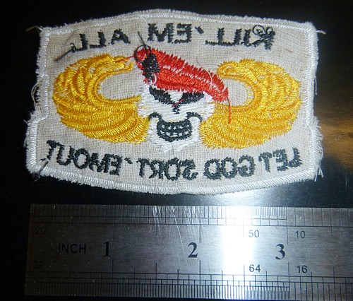 KILL EM ALL - LET GOD SORT EM OUT - Parche - BOINAS ROJAS MACV - Guerra de Vietnam - 2381 - Imagen 2 de 2