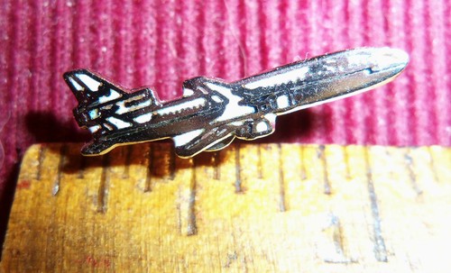 McDonnell Douglas DC-10 Tie Tack, Hat Pin, Lapel Pin - Picture 1 of 2
