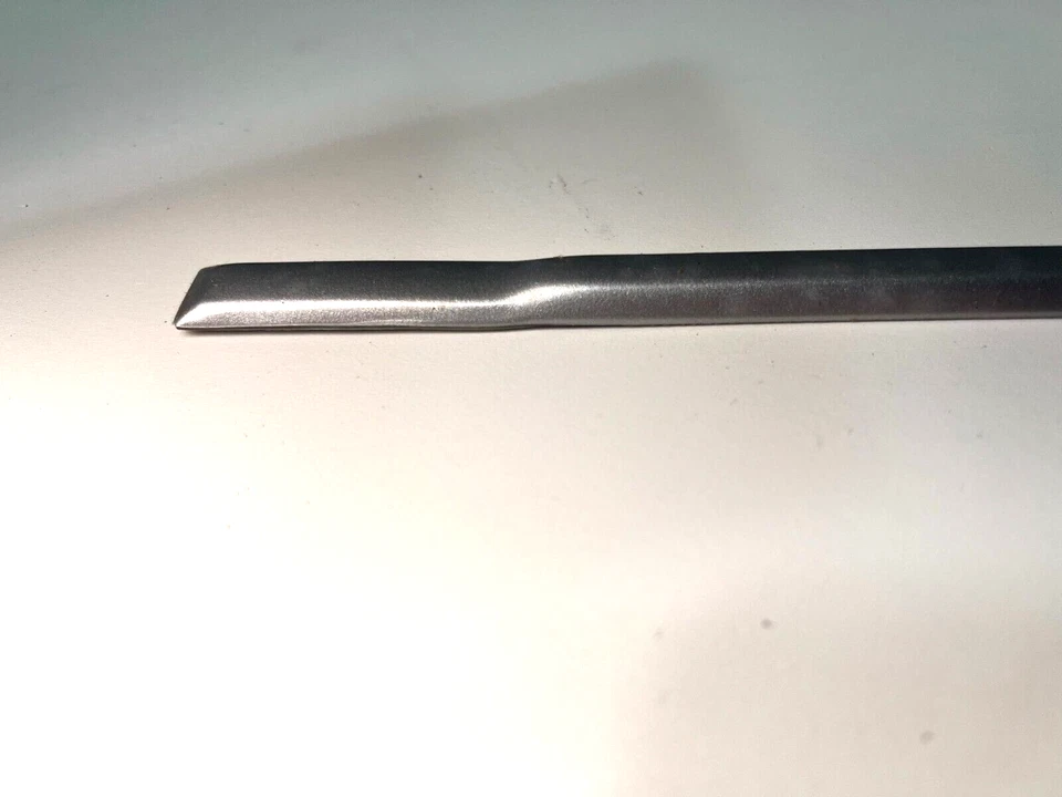 Moldura de puerta trasera Mopar 1DH74WS2AB para Dodge Caliber 2008-2009 Foto 2 de 4