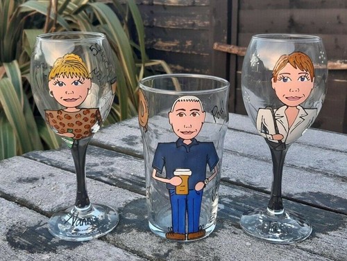 hand painted personalised birthday wine gift glass 18th 21st 30th 40th 50th 60th - Picture 7 of 12