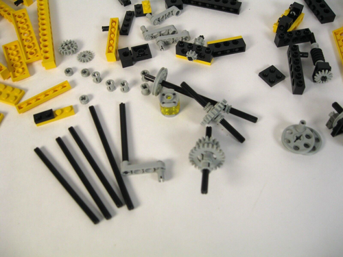 Lego 8872 Technic Forklift Transporter Parts: Tires, Bricks, Gears, Plates - Picture 3 of 6
