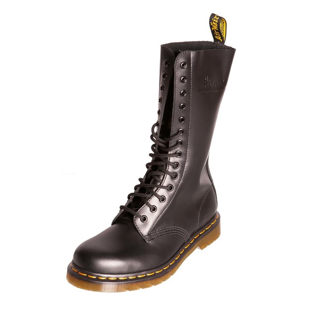 dr martens black boots size 6