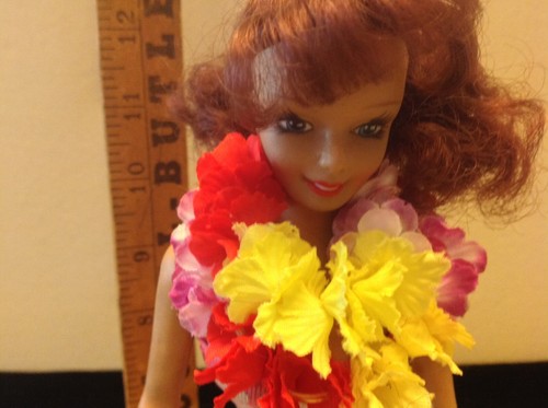 Vintage Dancing Musical Hula Girl Doll w Lei and Grass Skirt TIKI BAR DECOR - Picture 2 of 4