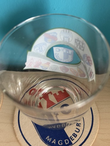 1.FC Magdeburg DDR Oberliga Glas mit Bierdeckel Gegner Uefa Cup kein Trikot - Bild 3 von 4