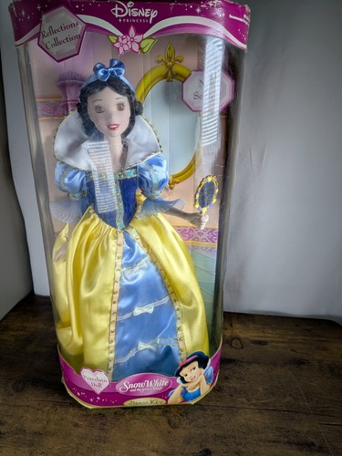 Muñeca de porcelana Blancanieves princesa Disney 2006 llave de latón 18" reflejos coleccionar - Imagen 1 de 11