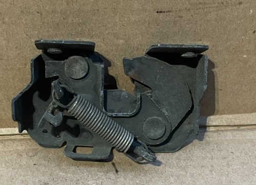 2008-13 Infiniti G37 Front Passenger Right Side Hood Lock Latch Release Actuator - Picture 2 of 6