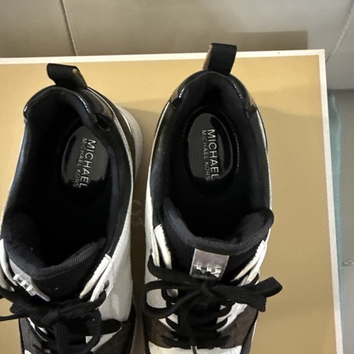 Sneakers Michael Kors Georgie Trainer con zeppa bianco ottico/marrone/nero taglia 7,5 - Foto 7 di 8