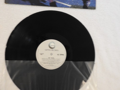 Neil Young "Sample and Hold/Mr. Soul" Pristine NEVER PLAYED 12" 45 RPM Vinyl! - Picture 7 of 7
