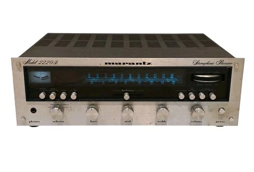 Vintage Marantz 2220B Stereophonic Stereo Receiver (FULLY FUNCTIONL) *READ*