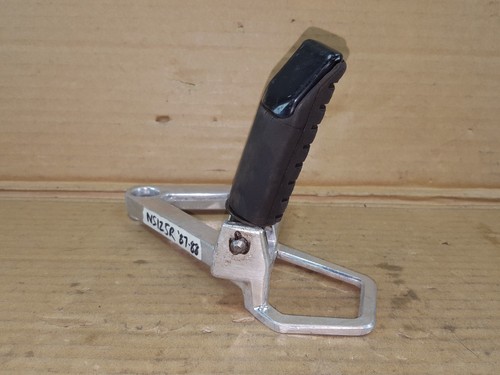 HONDA NS125R 1987-1988 LH Left Front/Rider Footrest & Hanger Assembly - Picture 5 of 8
