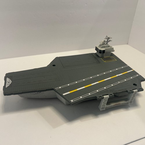 Matchbox Top Gun Maverick Aircraft Carrier Case ONLY Expandable Deck 2020