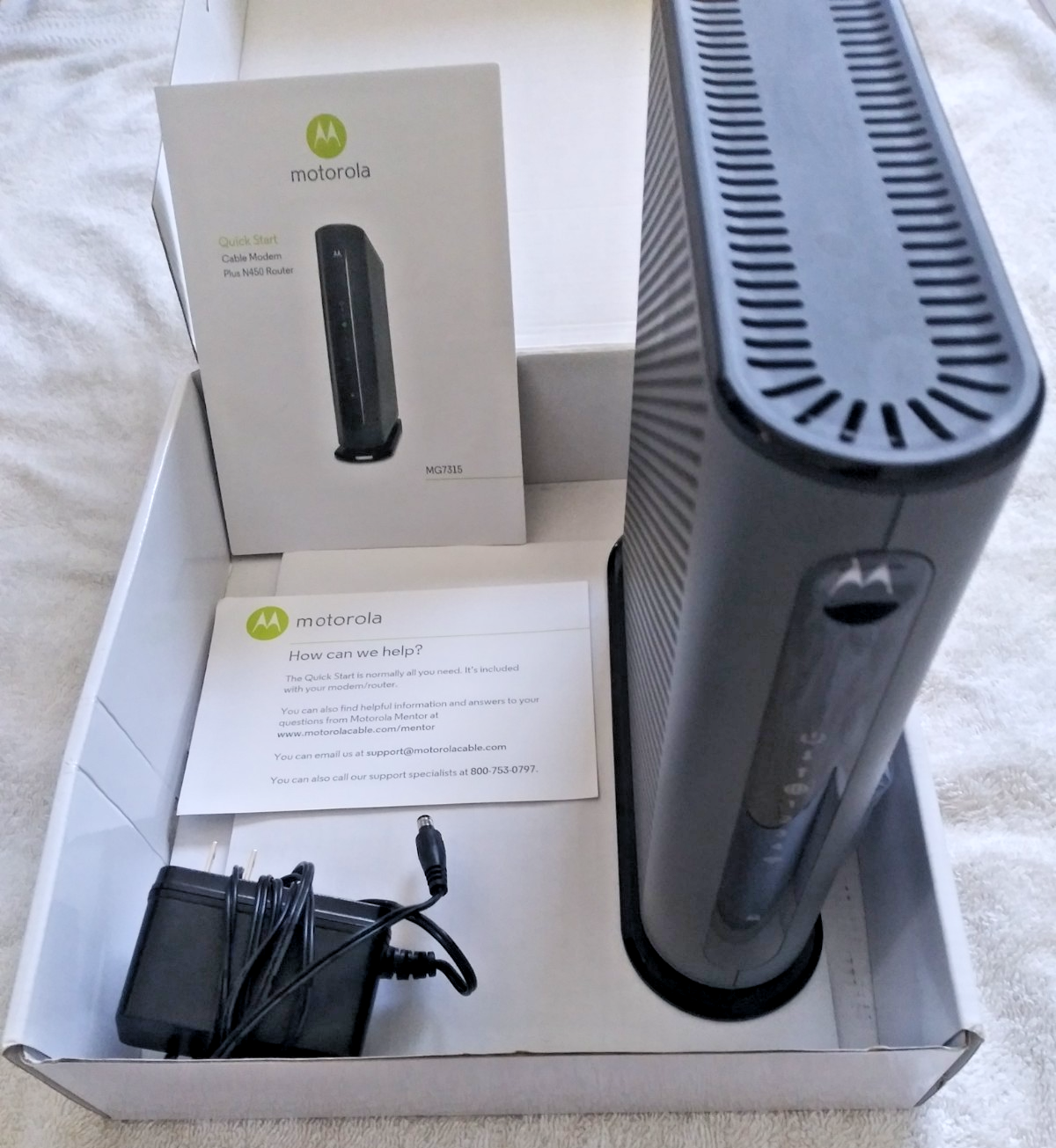 Motorlla Router Motorola MG7315 8x4 343 Mbps DOCSIS 3.0 Cable Modem Plus N450 Wi-Fi ...