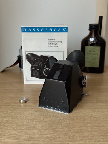 Hasselblad Meter Prism Finder 45 Degree 42051 for Hasselblad 500 series cameras - Picture 1 of 8