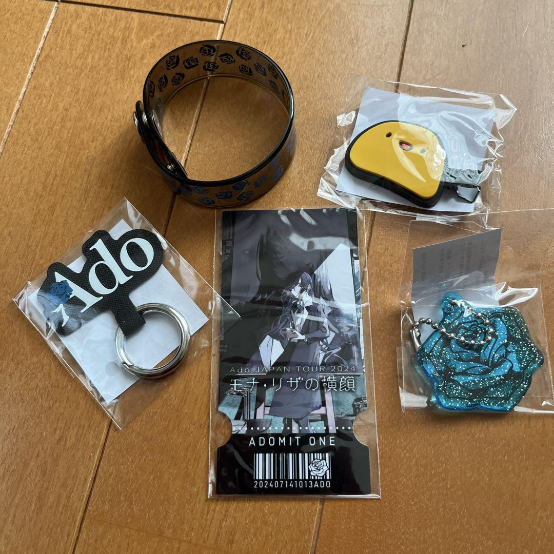 Ado】グッズ・ツアーグッズ・ぬいぐるみ・アクスタ・缶バッジ等