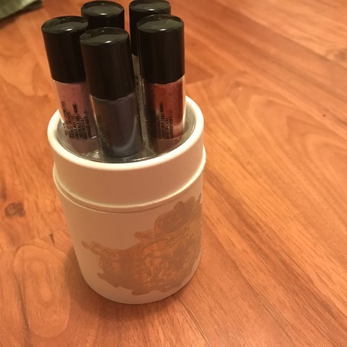 Nuevo en caja, colección Mac Curiositease: 5 pigmentos/brillo geniales, RARO, DIFÍCIL DE ENCONTRAR - Imagen 2 de 3