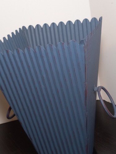 Vintage Stil Metall Blech Blume Vase Landblau mit Futtergriffen 8,5 Zoll - Bild 10 von 23
