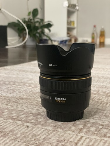 Sigma 30mm 1.4 DC HSM Art Lens Canon GREAT CONDITION - Picture 2 of 3