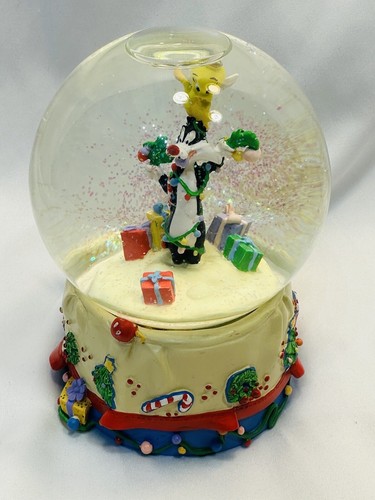 Looney Tunes Christmas Snow Globe Sylvester & Tweety Bird Enesco O Tannenbaum