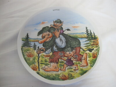 VINTAGE TROLL PLATE NORGE Jetmundsen GODLYNT HAPPY TROLL BERGEN