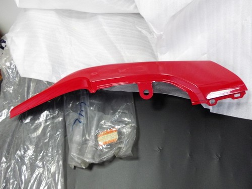 Suzuki GSF400 Frame Cover L&R 1991-93 NOS GSF400P BANDIT COVERS 47111-10D00-1TY - Imagen 7 de 12